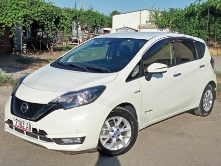 Ниссан Ноут 2018 в Одессе на Automoto.ua Белый Ниссан Ноут, объемом двигателя 1.2 л и пробегом 70 тыс. км за 13700 $, фото 1 на Automoto.ua