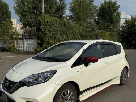Білий Ніссан Ноут, об'ємом двигуна 1.2 л та пробігом 95 тис. км за 13321 $, фото 1 на Automoto.ua