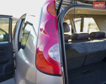 Бежевый Ниссан Ноут, объемом двигателя 1.6 л и пробегом 120 тыс. км за 7300 $, фото 11 на Automoto.ua