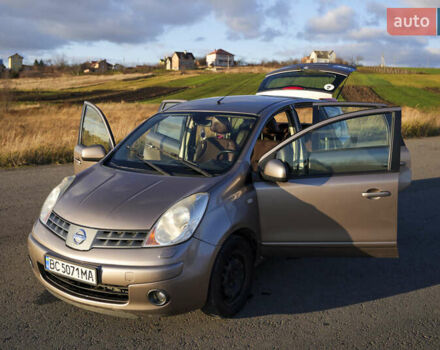 Бежевый Ниссан Ноут, объемом двигателя 1.6 л и пробегом 120 тыс. км за 7300 $, фото 8 на Automoto.ua