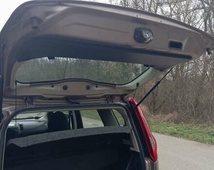 Бежевий Ніссан Ноут, об'ємом двигуна 1.39 л та пробігом 210 тис. км за 5600 $, фото 14 на Automoto.ua