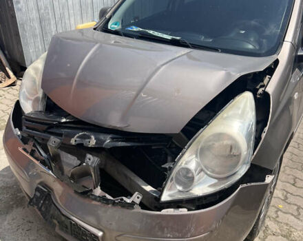 Бежевий Ніссан Ноут, об'ємом двигуна 1.39 л та пробігом 140 тис. км за 3600 $, фото 2 на Automoto.ua