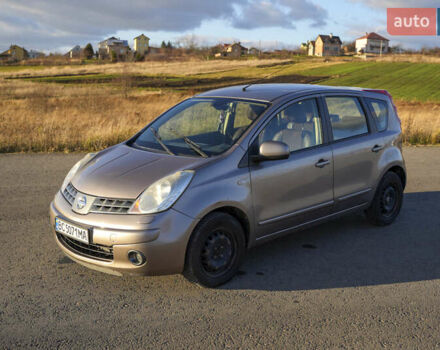 Бежевый Ниссан Ноут, объемом двигателя 1.6 л и пробегом 120 тыс. км за 7300 $, фото 1 на Automoto.ua