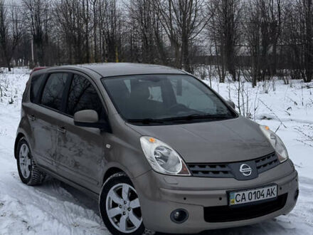 Бежевый Ниссан Ноут, объемом двигателя 1.6 л и пробегом 154 тыс. км за 6600 $, фото 1 на Automoto.ua