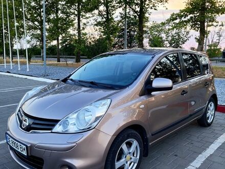 Бежевий Ніссан Ноут, об'ємом двигуна 1.4 л та пробігом 132 тис. км за 6200 $, фото 1 на Automoto.ua