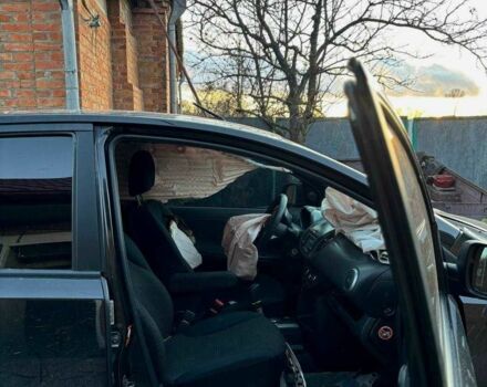 Чорний Ніссан Ноут, об'ємом двигуна 1.6 л та пробігом 145 тис. км за 3500 $, фото 6 на Automoto.ua