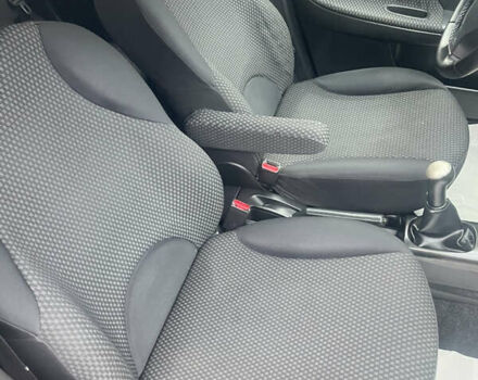 Черный Ниссан Ноут, объемом двигателя 1.4 л и пробегом 235 тыс. км за 4900 $, фото 14 на Automoto.ua