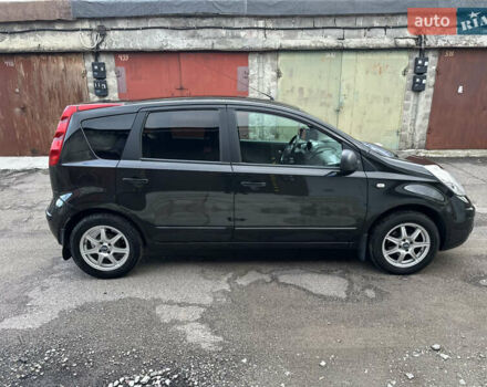 Черный Ниссан Ноут, объемом двигателя 1.6 л и пробегом 223 тыс. км за 4999 $, фото 4 на Automoto.ua