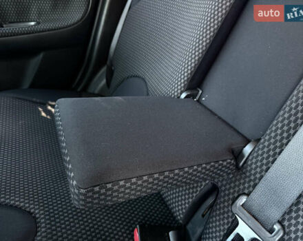 Черный Ниссан Ноут, объемом двигателя 1.6 л и пробегом 173 тыс. км за 5999 $, фото 64 на Automoto.ua
