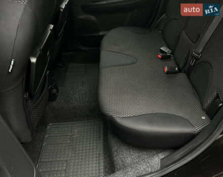 Чорний Ніссан Ноут, об'ємом двигуна 1.6 л та пробігом 192 тис. км за 5690 $, фото 63 на Automoto.ua