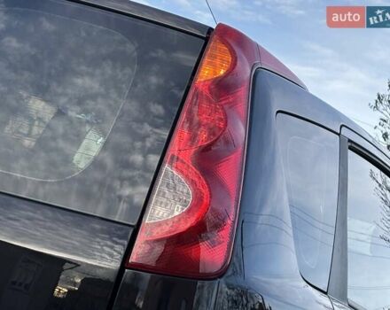 Черный Ниссан Ноут, объемом двигателя 1.6 л и пробегом 200 тыс. км за 6150 $, фото 58 на Automoto.ua