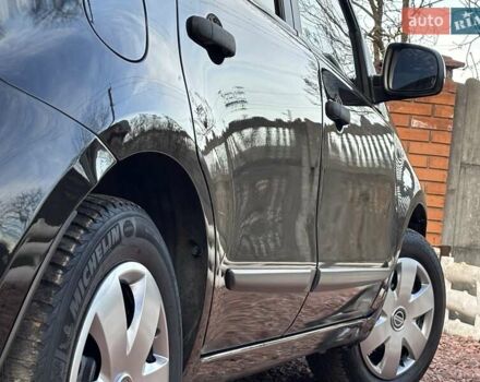 Черный Ниссан Ноут, объемом двигателя 1.6 л и пробегом 200 тыс. км за 6150 $, фото 61 на Automoto.ua