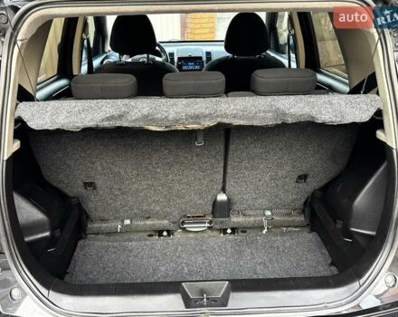 Черный Ниссан Ноут, объемом двигателя 1.6 л и пробегом 200 тыс. км за 6150 $, фото 112 на Automoto.ua