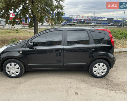 Черный Ниссан Ноут, объемом двигателя 1.6 л и пробегом 195 тыс. км за 4900 $, фото 5 на Automoto.ua