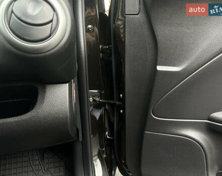 Чорний Ніссан Ноут, об'ємом двигуна 1.6 л та пробігом 192 тис. км за 5690 $, фото 60 на Automoto.ua