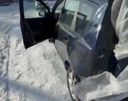 Черный Ниссан Ноут, объемом двигателя 1.6 л и пробегом 180 тыс. км за 1675 $, фото 4 на Automoto.ua