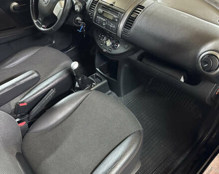 Чорний Ніссан Ноут, об'ємом двигуна 1.6 л та пробігом 200 тис. км за 5750 $, фото 15 на Automoto.ua