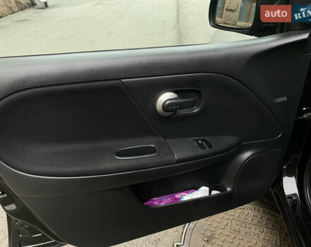 Черный Ниссан Ноут, объемом двигателя 1.4 л и пробегом 203 тыс. км за 5750 $, фото 9 на Automoto.ua