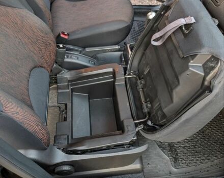 Чорний Ніссан Ноут, об'ємом двигуна 1.4 л та пробігом 127 тис. км за 6614 $, фото 14 на Automoto.ua