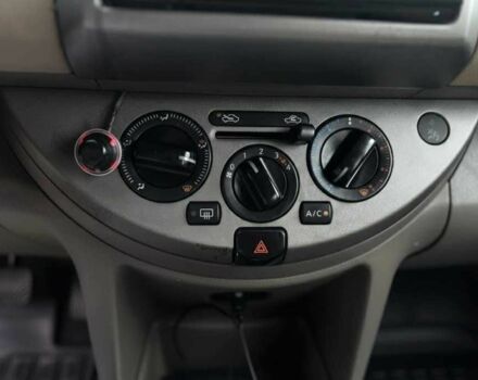 Чорний Ніссан Ноут, об'ємом двигуна 1.6 л та пробігом 315 тис. км за 4700 $, фото 11 на Automoto.ua