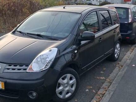 Черный Ниссан Ноут, объемом двигателя 1.6 л и пробегом 200 тыс. км за 4850 $, фото 1 на Automoto.ua