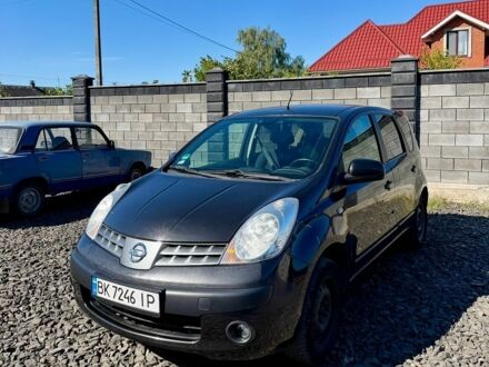 Чорний Ніссан Ноут, об'ємом двигуна 1.6 л та пробігом 200 тис. км за 6000 $, фото 1 на Automoto.ua
