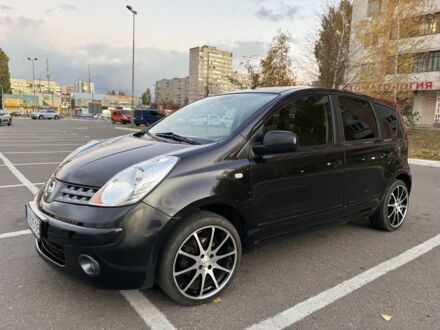 Черный Ниссан Ноут, объемом двигателя 1.6 л и пробегом 238 тыс. км за 5750 $, фото 1 на Automoto.ua