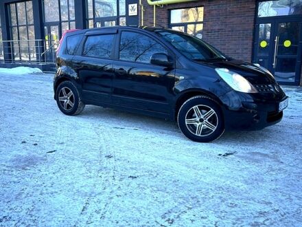 Черный Ниссан Ноут, объемом двигателя 1.6 л и пробегом 1790 тыс. км за 5999 $, фото 1 на Automoto.ua