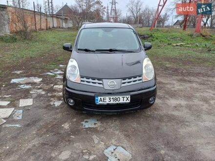 Черный Ниссан Ноут, объемом двигателя 1.6 л и пробегом 221 тыс. км за 5400 $, фото 1 на Automoto.ua