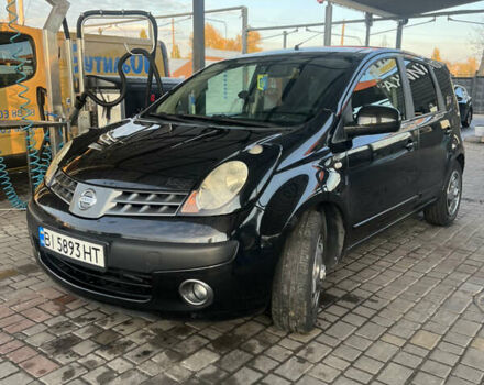 Черный Ниссан Ноут, объемом двигателя 1.6 л и пробегом 300 тыс. км за 4800 $, фото 1 на Automoto.ua