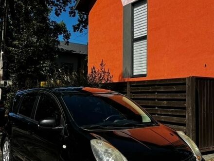 Чорний Ніссан Ноут, об'ємом двигуна 1.6 л та пробігом 184 тис. км за 5500 $, фото 1 на Automoto.ua