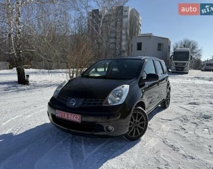 Черный Ниссан Ноут, объемом двигателя 1.6 л и пробегом 200 тыс. км за 5950 $, фото 1 на Automoto.ua