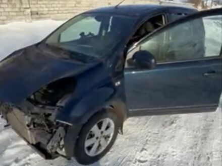 Чорний Ніссан Ноут, об'ємом двигуна 1.6 л та пробігом 180 тис. км за 1675 $, фото 1 на Automoto.ua