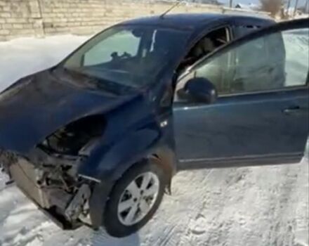 Черный Ниссан Ноут, объемом двигателя 1.6 л и пробегом 180 тыс. км за 1675 $, фото 1 на Automoto.ua