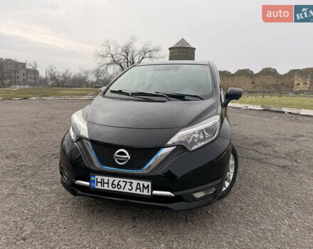 Черный Ниссан Ноут, объемом двигателя 1.2 л и пробегом 37 тыс. км за 12000 $, фото 1 на Automoto.ua