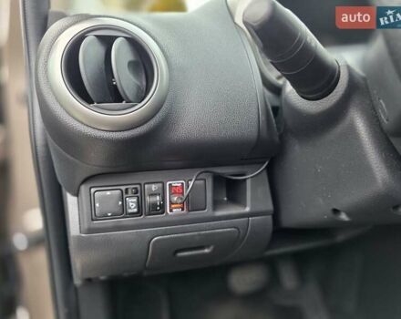 Коричневий Ніссан Ноут, об'ємом двигуна 1.6 л та пробігом 221 тис. км за 9000 $, фото 11 на Automoto.ua