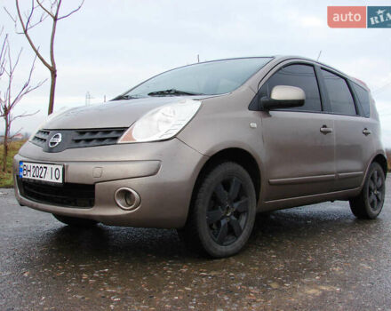 Коричневый Ниссан Ноут, объемом двигателя 1.6 л и пробегом 237 тыс. км за 5500 $, фото 1 на Automoto.ua