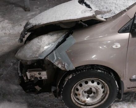 Коричневий Ніссан Ноут, об'ємом двигуна 1.6 л та пробігом 200 тис. км за 2100 $, фото 1 на Automoto.ua