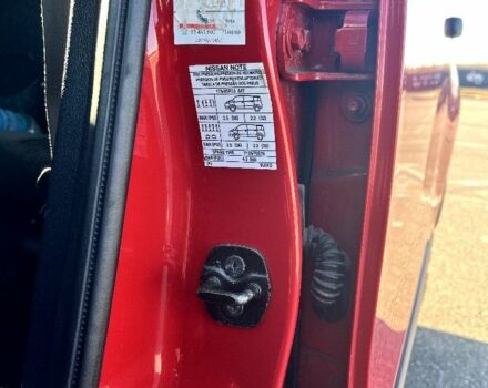 Красный Ниссан Ноут, объемом двигателя 1.6 л и пробегом 152 тыс. км за 5999 $, фото 4 на Automoto.ua