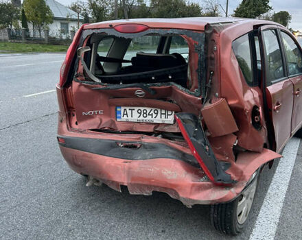 Красный Ниссан Ноут, объемом двигателя 1.46 л и пробегом 210 тыс. км за 1400 $, фото 6 на Automoto.ua