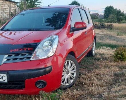 Красный Ниссан Ноут, объемом двигателя 1.6 л и пробегом 163 тыс. км за 5500 $, фото 1 на Automoto.ua