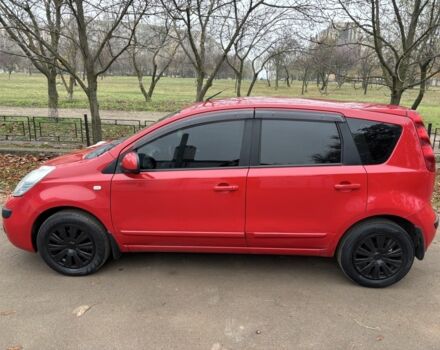 Красный Ниссан Ноут, объемом двигателя 1.6 л и пробегом 240 тыс. км за 4750 $, фото 1 на Automoto.ua