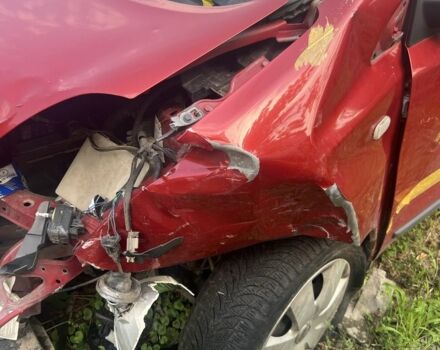 Червоний Ніссан Ноут, об'ємом двигуна 1.4 л та пробігом 120 тис. км за 2000 $, фото 13 на Automoto.ua