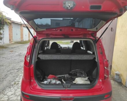 Красный Ниссан Ноут, объемом двигателя 1.4 л и пробегом 290 тыс. км за 1900 $, фото 6 на Automoto.ua