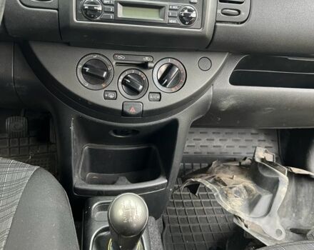 Червоний Ніссан Ноут, об'ємом двигуна 1.4 л та пробігом 120 тис. км за 2000 $, фото 7 на Automoto.ua