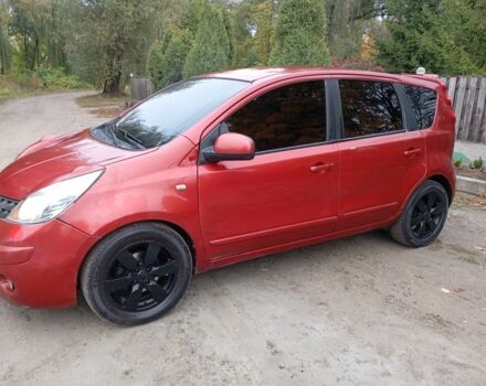 Красный Ниссан Ноут, объемом двигателя 1.6 л и пробегом 190 тыс. км за 3700 $, фото 2 на Automoto.ua