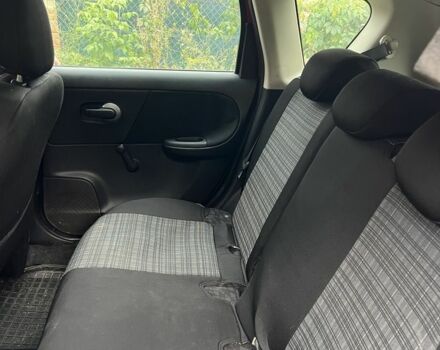 Красный Ниссан Ноут, объемом двигателя 1.4 л и пробегом 120 тыс. км за 2000 $, фото 5 на Automoto.ua