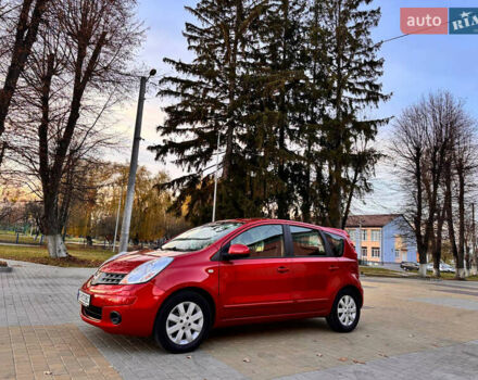 Красный Ниссан Ноут, объемом двигателя 1.6 л и пробегом 250 тыс. км за 6200 $, фото 1 на Automoto.ua