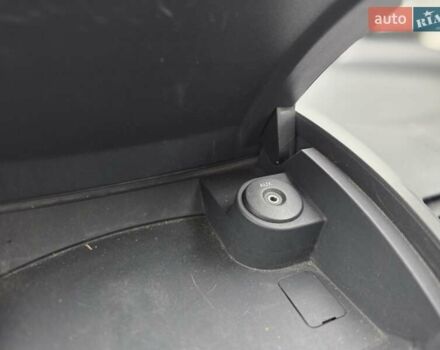 Красный Ниссан Ноут, объемом двигателя 1.4 л и пробегом 120 тыс. км за 3850 $, фото 9 на Automoto.ua