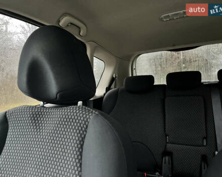 Красный Ниссан Ноут, объемом двигателя 1.6 л и пробегом 223 тыс. км за 5350 $, фото 11 на Automoto.ua